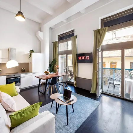 Apartment 2-level On Krizikova Near The Metro *