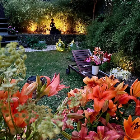 Romantic Stay Overlooking Prague Homestay