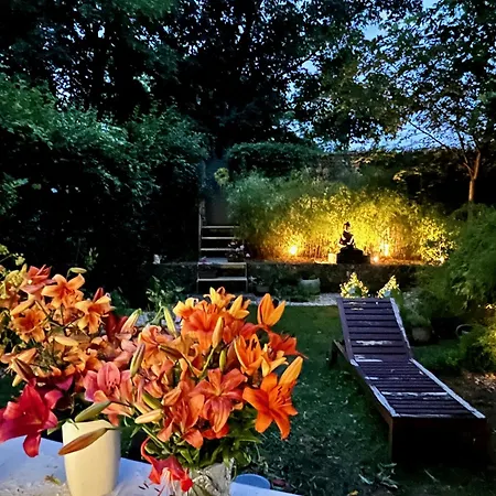Romantic Stay Overlooking Prague Homestay *