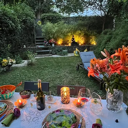 Romantic Stay Overlooking Prague Homestay
