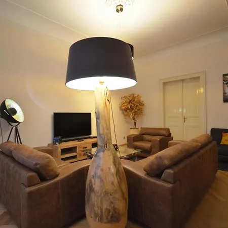 Apartment Fuer 3 Personen Und 2 In