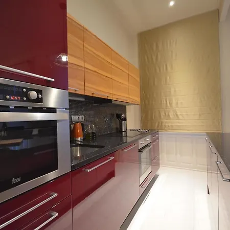 Apartment Fuer 3 Personen Und 2 In Prague