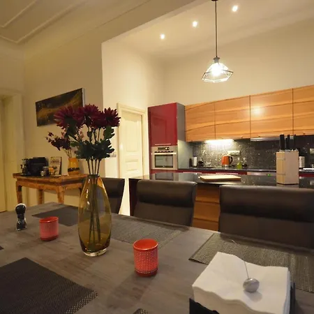 Apartment Fuer 3 Personen Und 2 In *