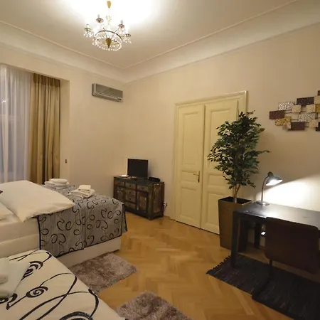 Apartment Fuer 3 Personen Und 2 In *