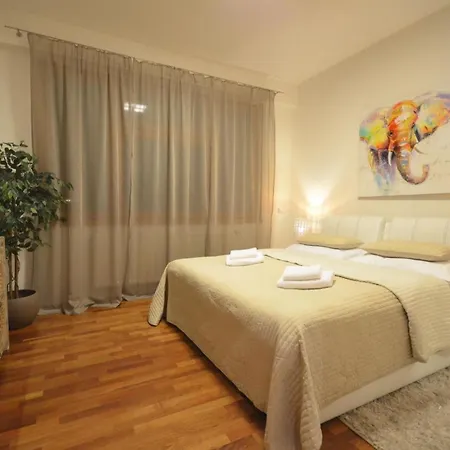 Gemuetliches Fuer 8 Personen In Apartment Prague