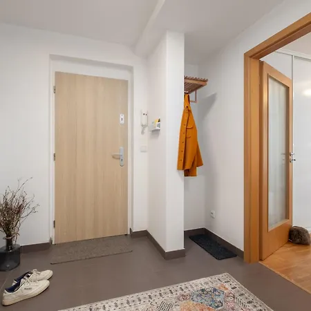 Apartment Days - Skandi With Workspace - Hip Area *