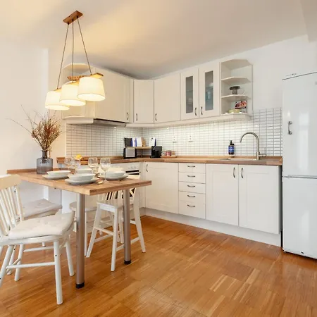 Days - Skandi With Workspace - Hip Area Apartment Prague