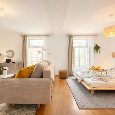 Days - Skandi With Workspace - Hip Area