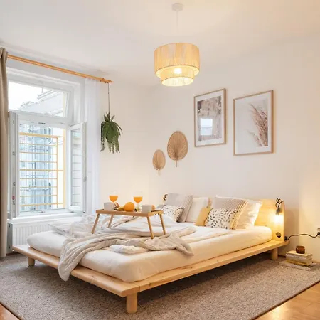 Days - Skandi With Workspace - Hip Area * Prague