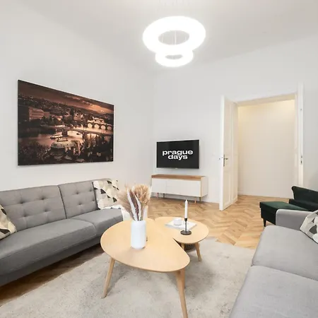 Two Bedroom Near Park In Vinohrady By Days Apartment *