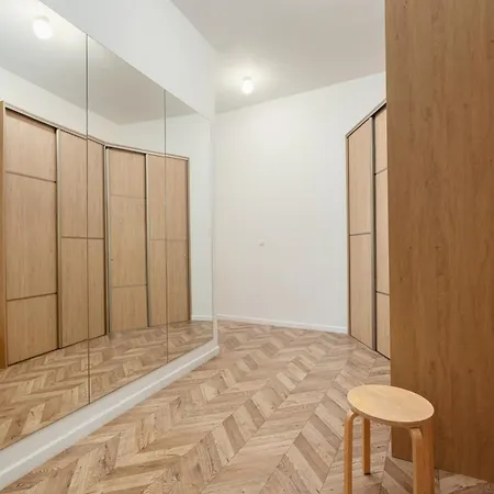 Apartment Two Bedroom Near Park In Vinohrady By Days
