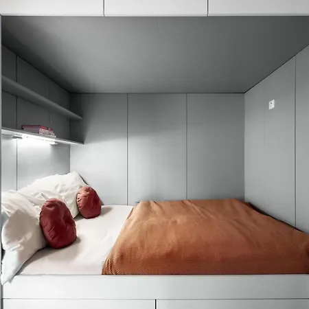 Days - Playful In Hip Area Apartment Prague