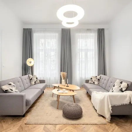 Apartment Two Bedroom Near Park In Vinohrady By Days *