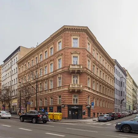 Two Bedroom Near Park In Vinohrady By Days * Prague