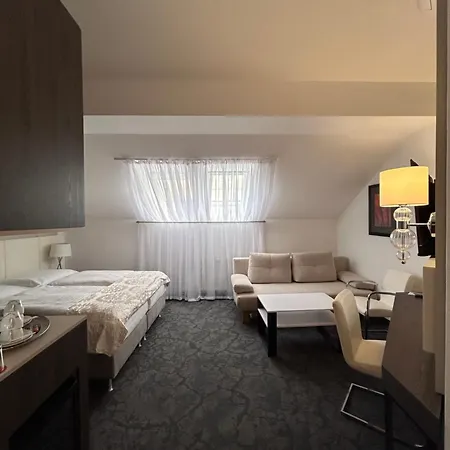 Máchova 3* Praga