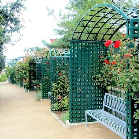 Modern Riegrovy Sady Apartment *