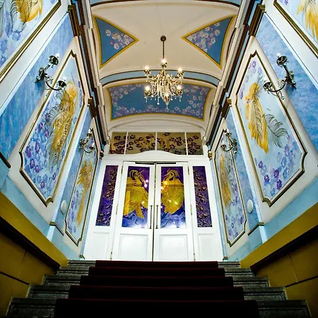 Hotel William 3*