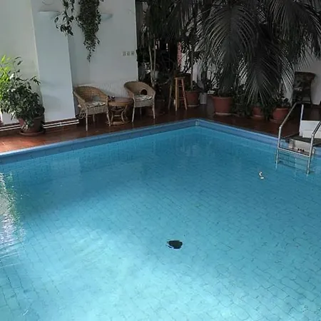 Hotel White House