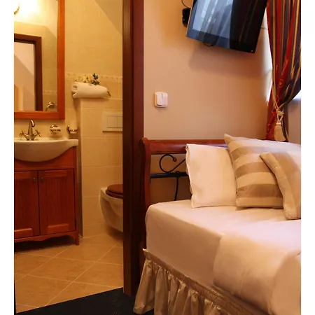 Otel Golden Age