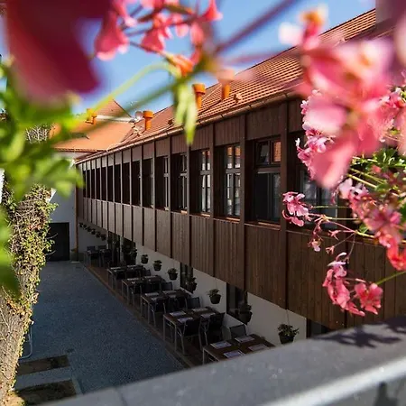 Szálloda Restaurant Darwin