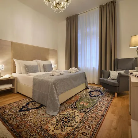 Aparthotel Little King Old Town