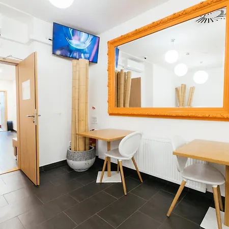 Hostel Mandarinka *