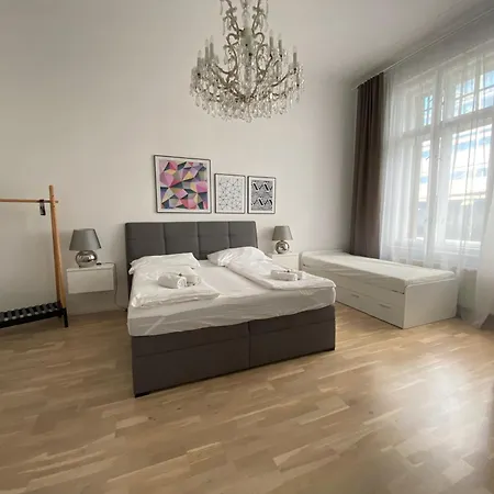 Class In Old Town 2 Bedrooms 프라하