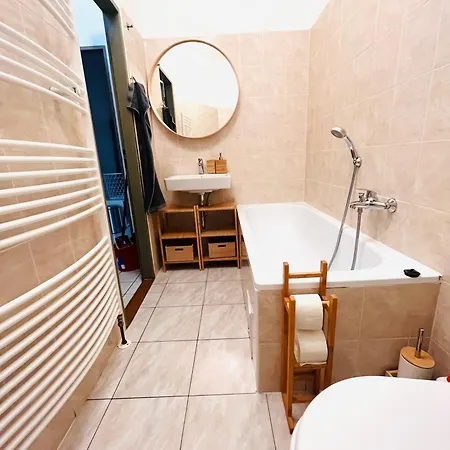 Apartment Karlin Apartman *