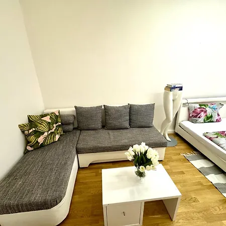 Fantastic In The Center Praha