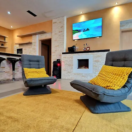 Apartment Design - Center