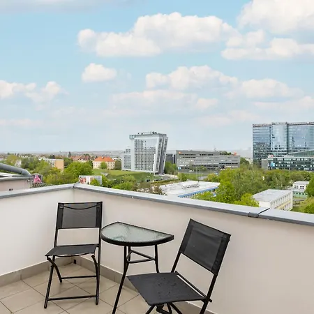 Apartment U Metra S Terasou *
