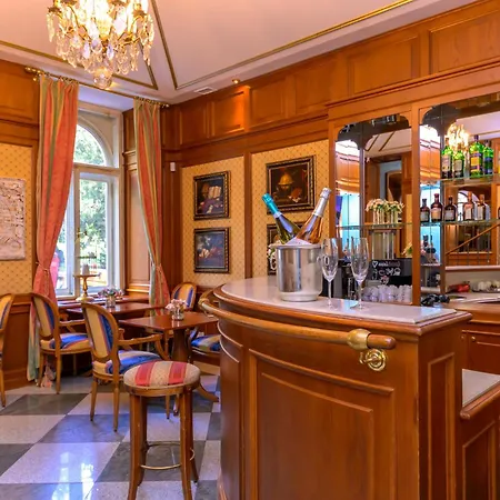 Kinsky Fountain Hotel Praga