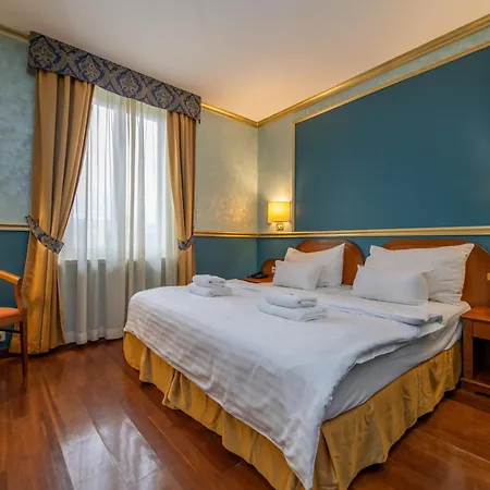 Kinsky Fountain Hotel Praga