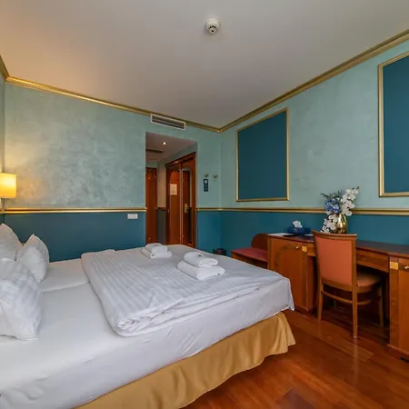 Kinsky Fountain Hotel