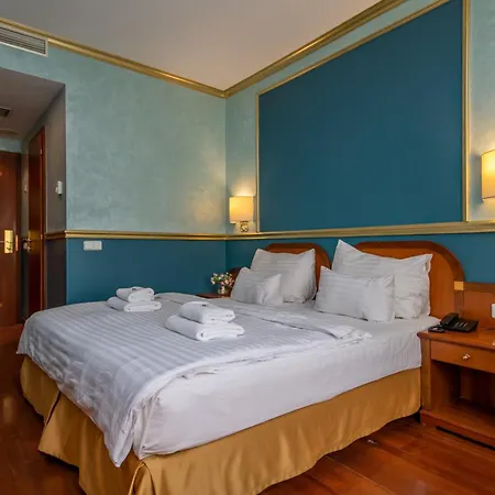Kinsky Fountain Hotel 4*