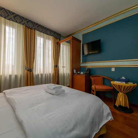 Kinsky Fountain Hotel