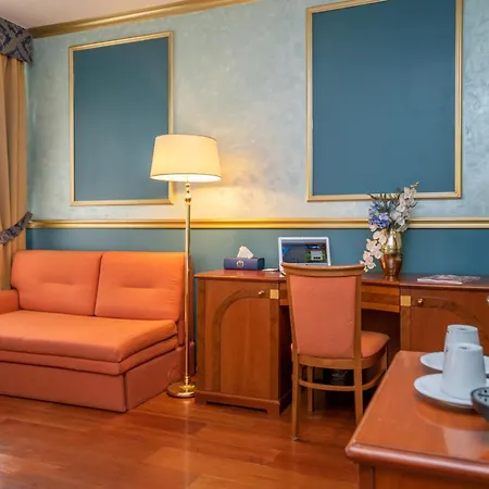 Kinsky Fountain Hotel 4*