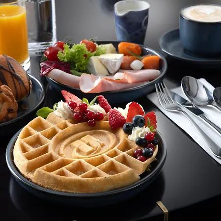 Hilton Old Town Hotel 5*