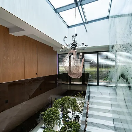 Chandelier Sky Mansion - Express Villa