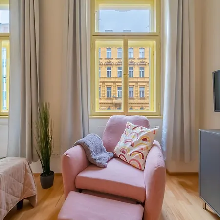 Apartment Historic Center Deer By Rentez Prague