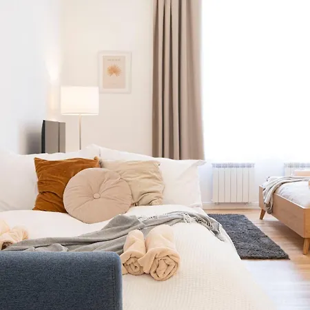 Apartment Varsavska *