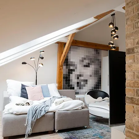 Marilyn Monroe With Ac In Center Appartement Praag