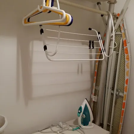 Apartman Chotesovska With Parking Place Prága