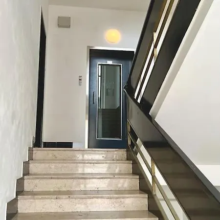 Spac In Old Town Apartment *