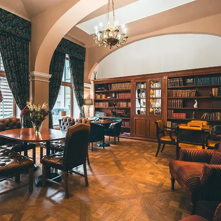 Julian Hotel