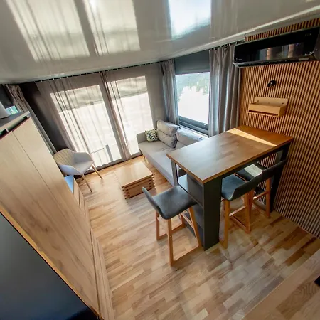 Bay Houseboats Botel Prague