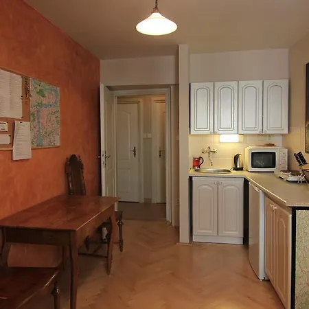 Apartment Vlasska House At The 3 Swallows *