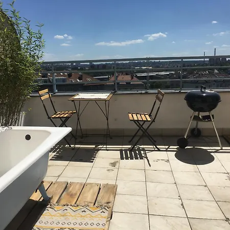 Apartment With Large Terrace Prague