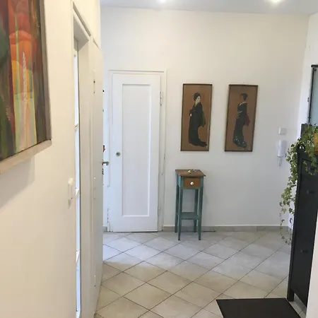 With Large Terrace Apartment *