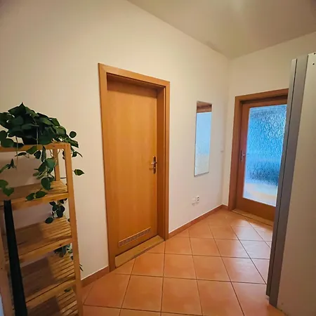 Nika 10 Apartment *
